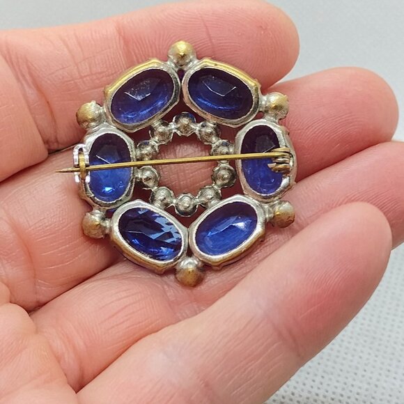 Elegant Vintage Blue Glass Rhinestone Wreath Circle Brooch 1.5" - Picture 4 of 4
